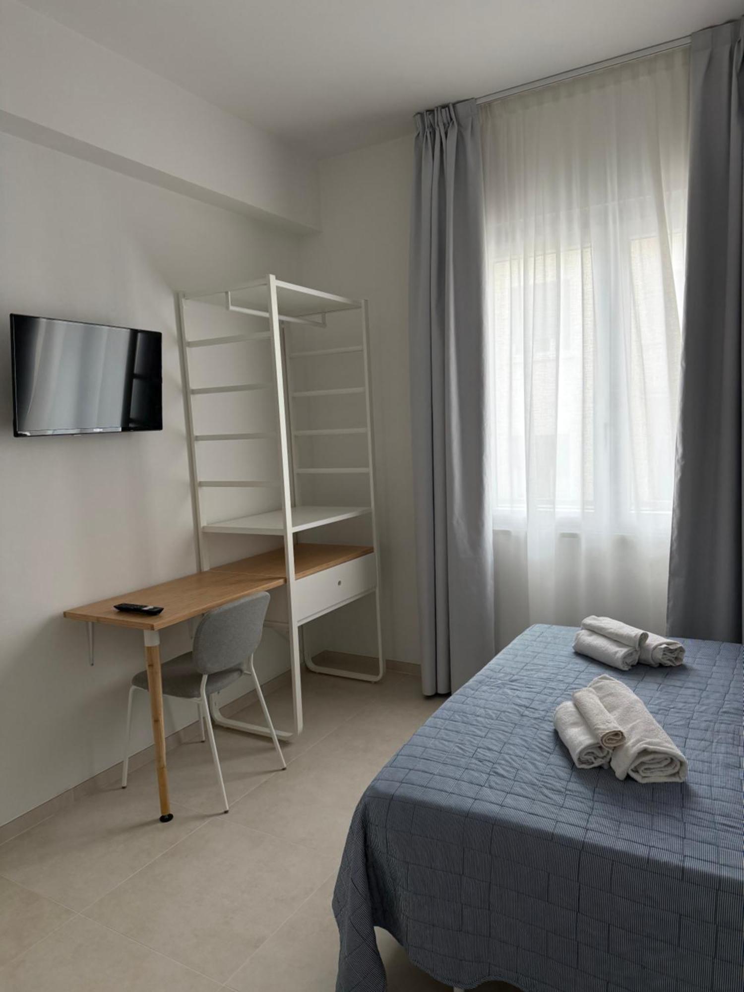 Hotel Pigalle Ріміні Екстер'єр фото